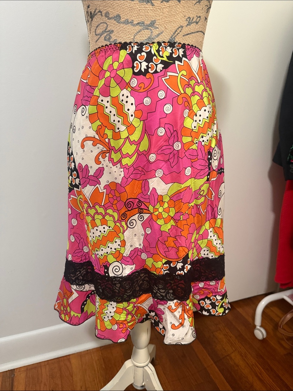 VINTAGE Women's Bright Pink Floral Midi Skirt Y2K